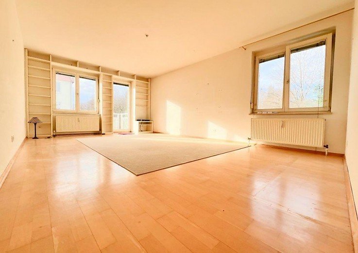 Foto Attraktive und ruhige 3 Zimmer - Wohnung mit S�d-/West-Balkon zum Selbstbezug! Nahe zur S-Bahn in 82205 Gilching