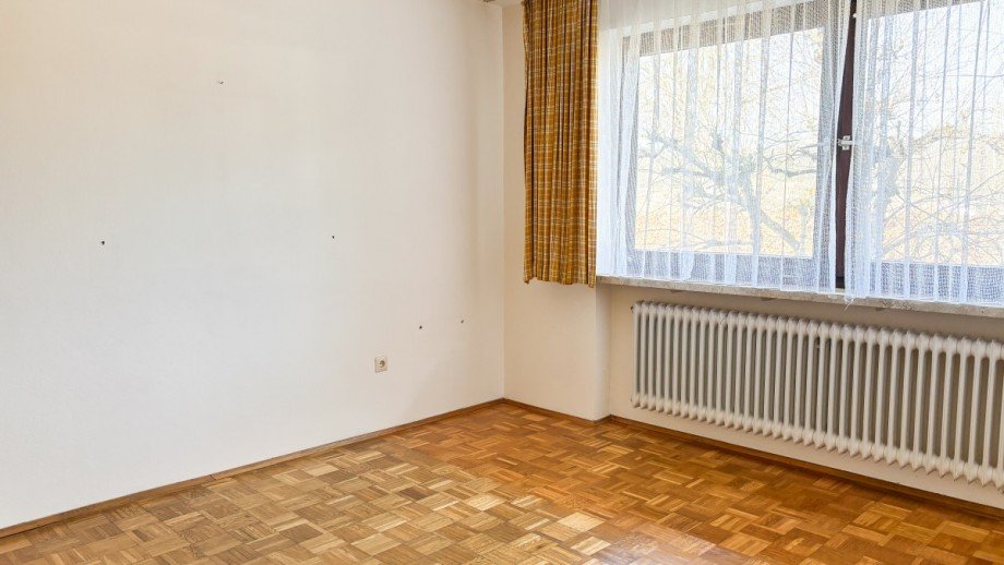 Schlafzimmer 1 EG Einfamilienhaus Starnberg