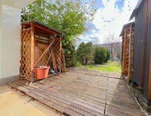 Blick in den Garten  Haus im Haus  - Wohnung mit attraktiven S�dgarten/-terrasse zum Selbstbezug!
 Nahe zur S-Bahn in 82110 Germering