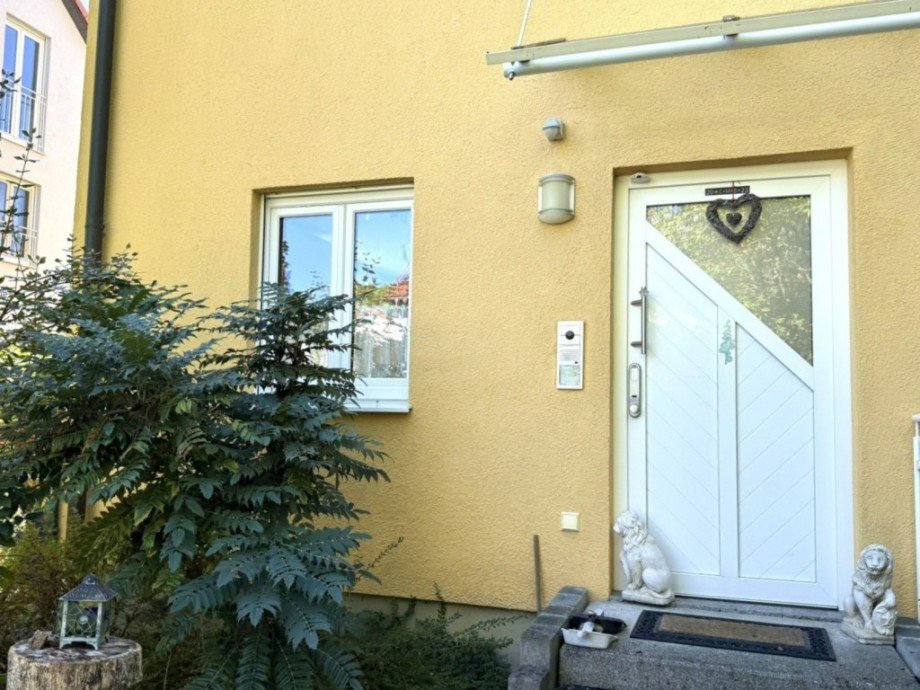 Zugang zum Haus Doppelhaush�lfte M�nchen