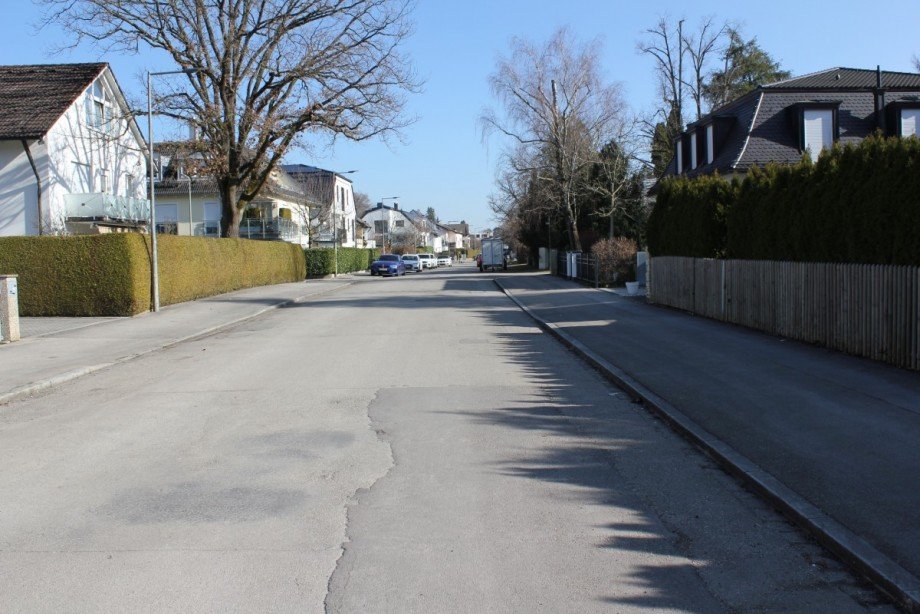 Anliegerstrasse zum Grundst�ck Grundst�ck M�nchen
