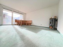 Wohnzimmer  Haus im Haus  - Wohnung mit attraktiven S�dgarten/-terrasse zum Selbstbezug!
 Nahe zur S-Bahn in 82110 Germering