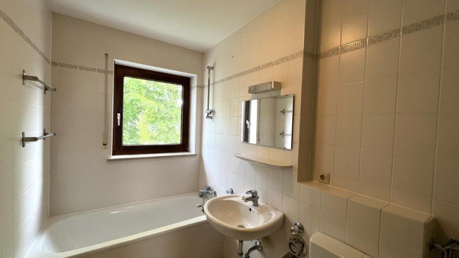 Bad mit Wanne Wohnung Starnberg