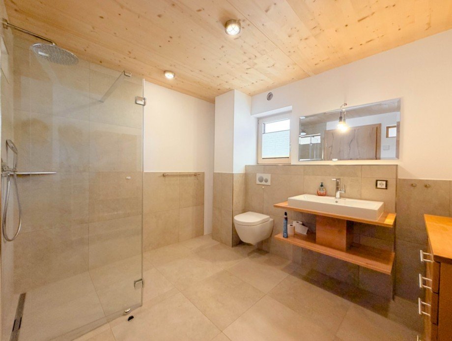 Bad Zweifamilienhaus Berg-Allmannshausen