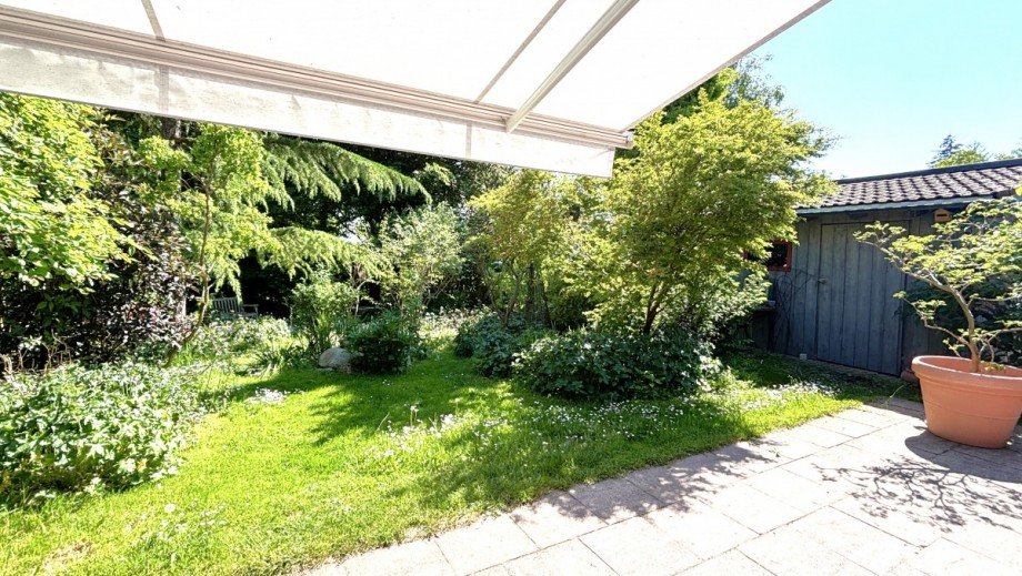 Blick in den Garten Einfamilienhaus Feldafing