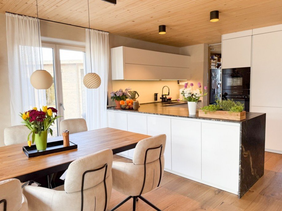 K�che mit Esszimmer BSP Doppelhaush�lfte Starnberg