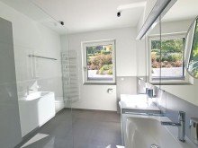 Bad mit Dusche Komfortables WOHNEN mit gro�en Terrassen und Weitblick
- Neuwertig und barrierefrei mit Lift