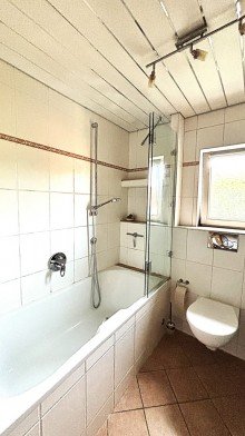 Bad OG Zauberhafte Kapitalanlage mit Altbau-Charme - verkehrsnah und vermietet