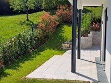 Terrasse 1 Starnberg Komfortables WOHNEN mit gro�en Terrassen und Weitblick
- Neuwertig und barrierefrei mit Lift